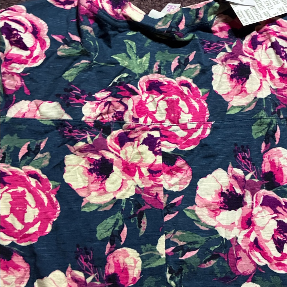 LuLaRoe Womans Medium ERIKA Floral Short Sleeve Tee Flair Fit- Pink Green & Blue - Picture 4 of 4